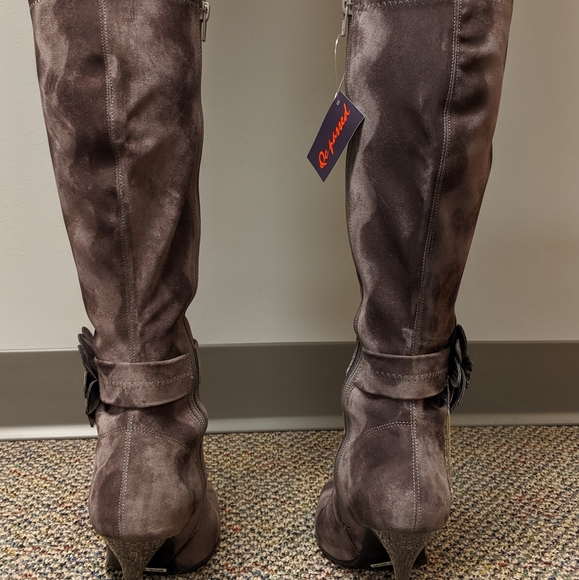Suede grey knee high boots - Picture 4 of 8